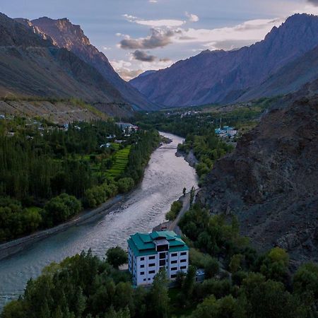 Hotel Chhutuk Heights Kargil Bagian luar foto