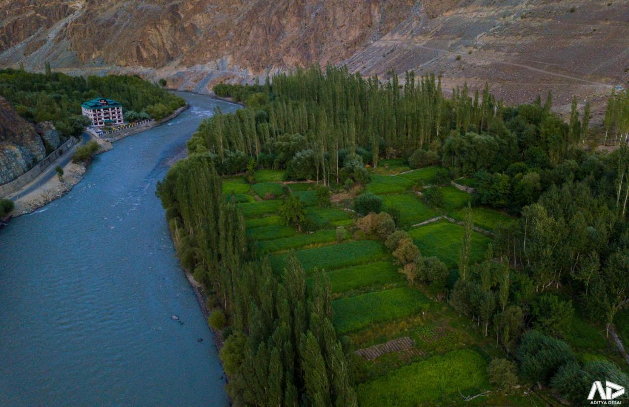 Hotel Chhutuk Heights Kargil Bagian luar foto